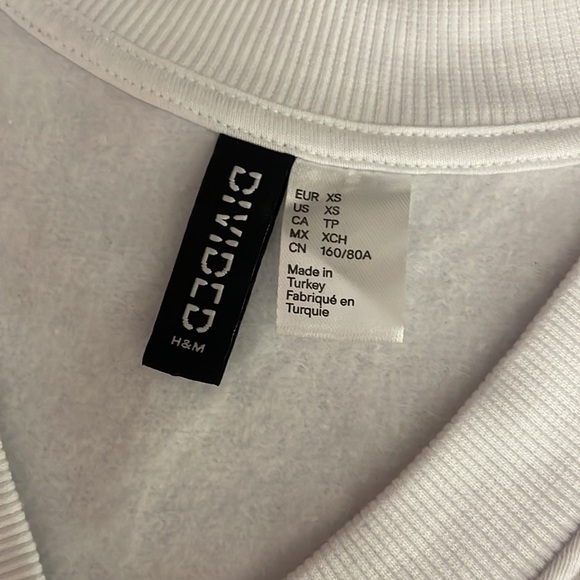 NWOT - H&M sleeveless cropped V-neck sweatshirt - Picture 2 of 7